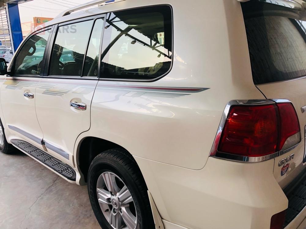 تويوتا لاندكروزر